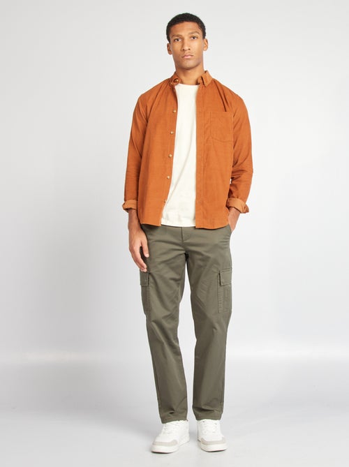 T-shirt uni avec poche poitrine - Kiabi