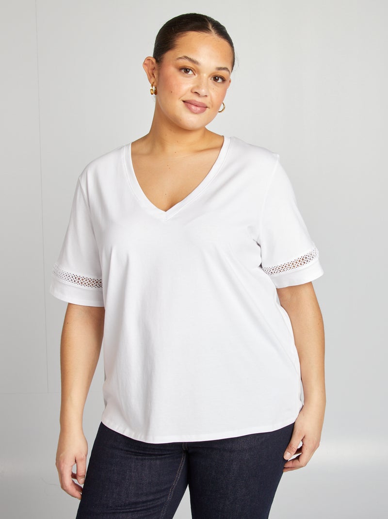 T-shirt uni manches courtes avec broderies blanc - Kiabi