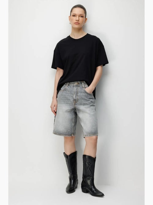 T-shirt uni oversize à col rond et fente mixray - Kiabi T-shirt uni oversize à col rond et fente mixray - Kiabi