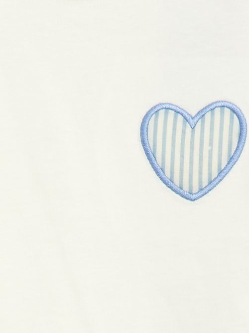 T-shirt van jerseytricot met hartpatch - Kiabi