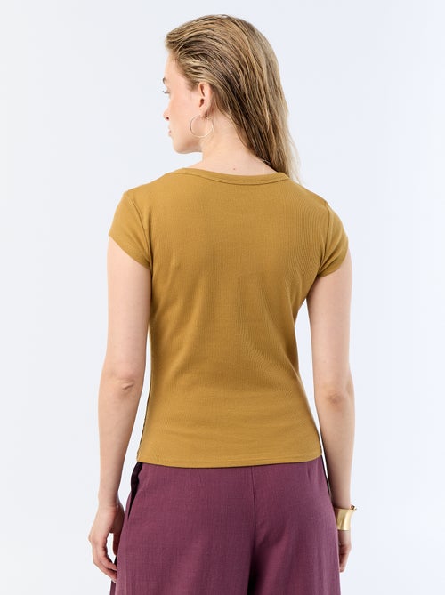 T-shirt van jerseytricot met korte geribde mouwen - Kiabi T-shirt van jerseytricot met korte geribde mouwen - Kiabi
