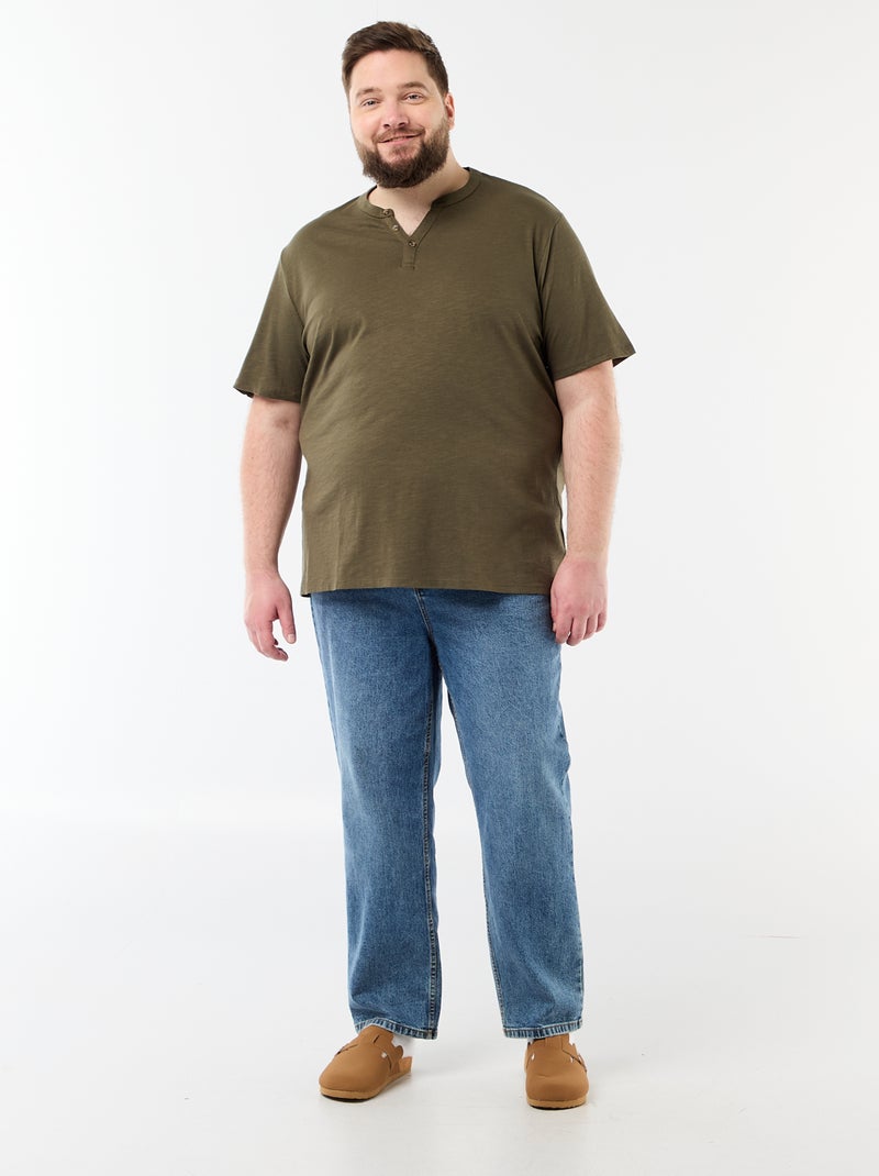 T-shirt van jerseytricot met tunisische kraag en korte mouwen Kaki - Kiabi