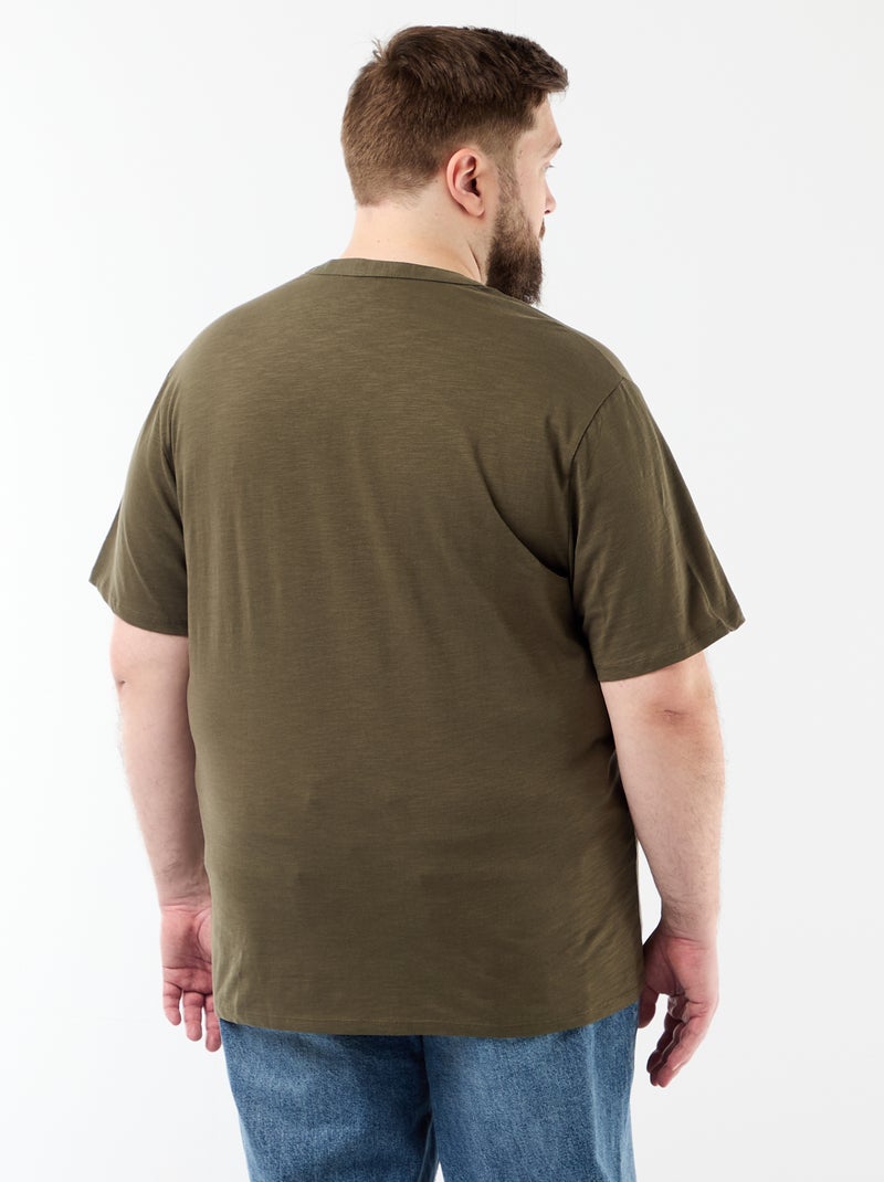 T-shirt van jerseytricot met tunisische kraag en korte mouwen Kaki - Kiabi