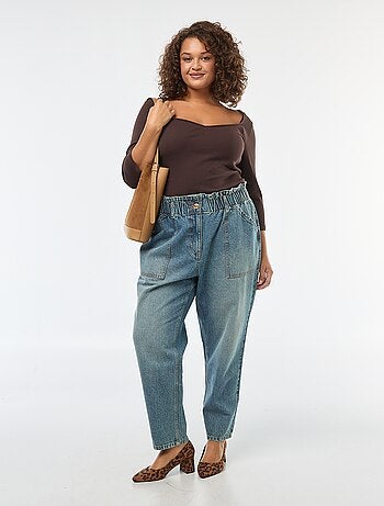 T-shirt van ribstof met grote halsopening