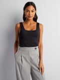 T-shirt van stretchtricot met vierkante hals zwart - Kiabi