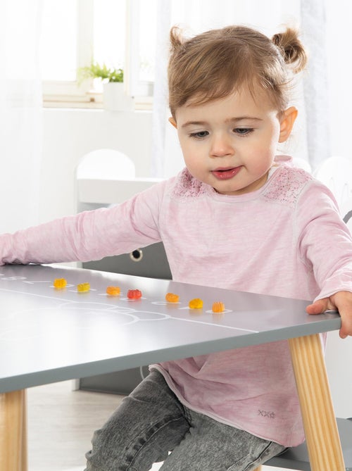 Table enfant + 2 chaises en bois motif lapin 'miffy' ROBA - Kiabi Table enfant + 2 chaises en bois motif lapin 'miffy' ROBA - Kiabi