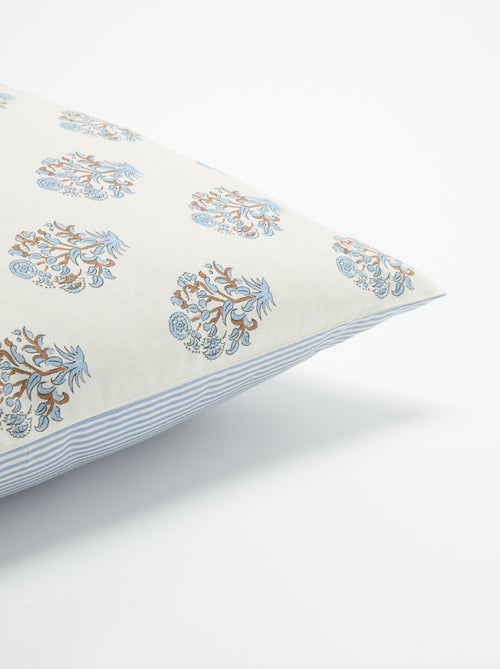 Taie d'oreiller imprimée 63x63 cm en coton - Kiabi Taie d'oreiller imprimée 63x63 cm en coton - Kiabi