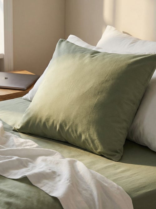 Taie d'oreiller unie 63 x 63 cm en coton - Kiabi Taie d'oreiller unie 63 x 63 cm en coton - Kiabi