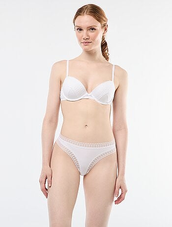 Tanga côtelé avec bords en dentelle