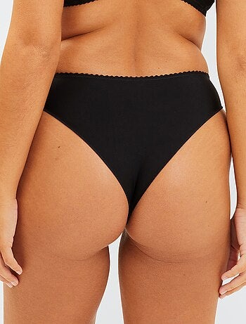 Tanga en dentelle 'Sans complexe'