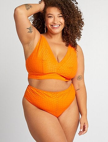 Tanga en dentelle transparente