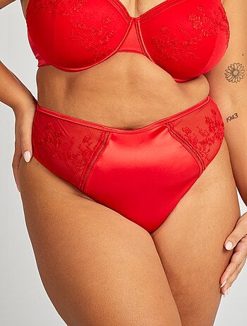 Tanga en satin et tulle brodé