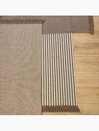 Tapis en laine et coton à motif rayé graphique
