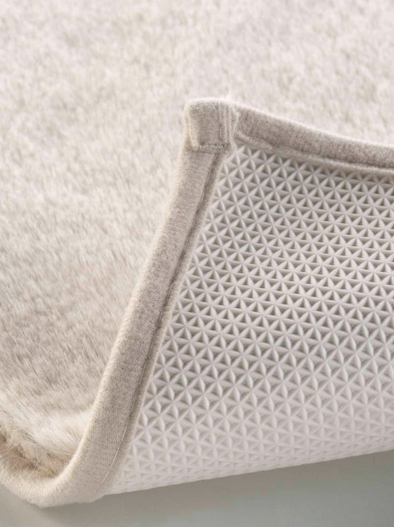 Tapis Feline Imitation Fourrure Beige clair - Kiabi