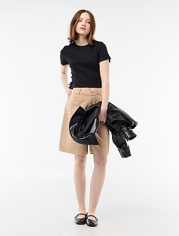 Tee-shirt cropped côtelé avec noeuds