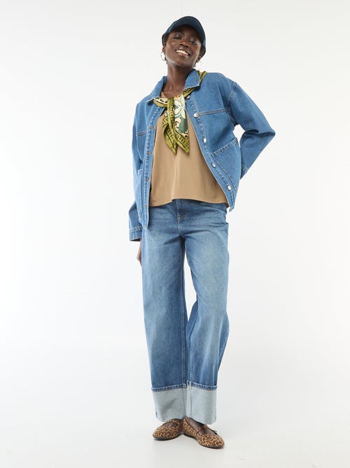 Tee-shirt manches courtes avec encolure en V - Kiabi