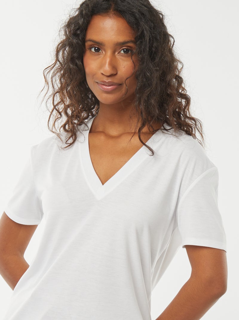 Tee-shirt manches courtes avec encolure en V Blanc - Kiabi