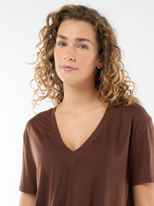 Tee-shirt manches courtes avec encolure en V - Kiabi