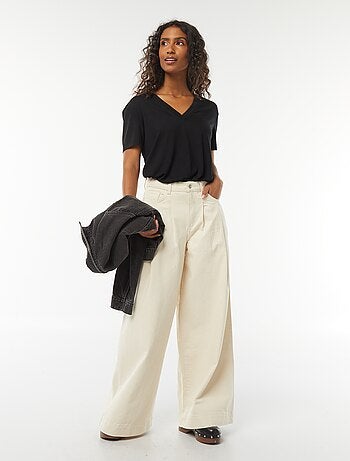 Tee-shirt manches courtes avec encolure en V