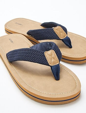 Teenslippers met stoffen bandjes