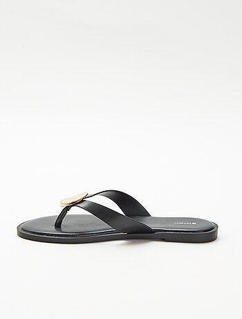 Teenslippers van imitatieleer met metalen detail