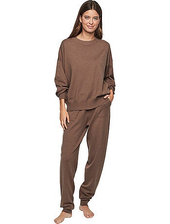 Tenue détente pyjama pantalon top col rond p108 minimal premium