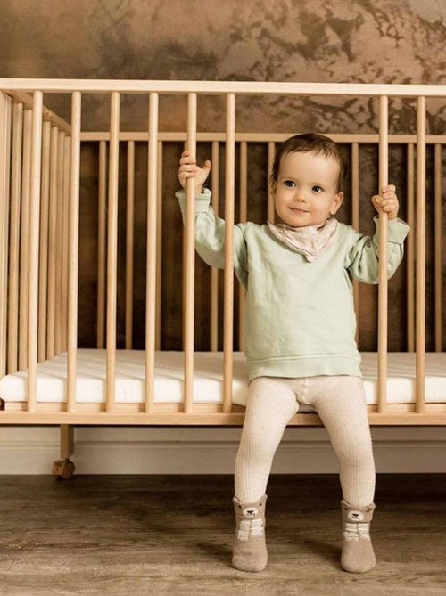 Tissi | lit pour enfant à barreaux pliable 60x120 cm avec matelas bois naturel - Kiabi Tissi | lit pour enfant à barreaux pliable 60x120 cm avec matelas bois naturel - Kiabi