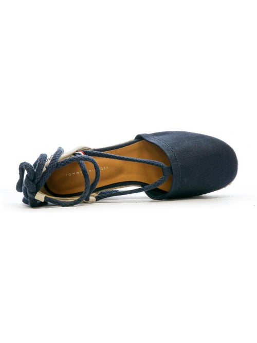 Tommy Hilfiger Dames Marine Linnen Sleehak Sandalen - Kiabi Tommy Hilfiger Dames Marine Linnen Sleehak Sandalen - Kiabi
