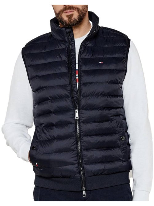 Tommy Hilfiger Mix Media Mouwloze Bodywarmer voor Heren - Marineblauw - Kiabi Tommy Hilfiger Mix Media Mouwloze Bodywarmer voor Heren - Marineblauw - Kiabi