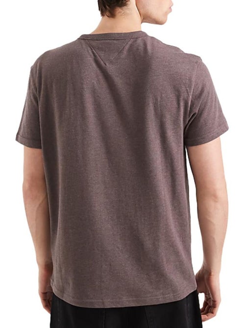 Tommy Hilfiger TJM Regular Badge T-shirt voor Heren - Bruin - Kiabi Tommy Hilfiger TJM Regular Badge T-shirt voor Heren - Bruin - Kiabi