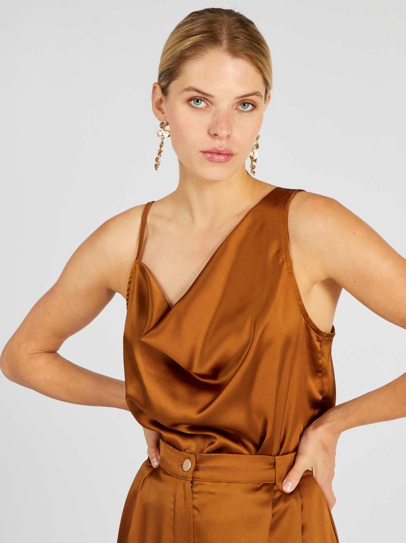 Top asymétrique à fine bretelles Marron - Kiabi