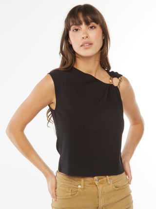 Top asymétrique twisté avec boucle dorée