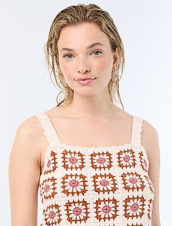 Top en crochet avec motif