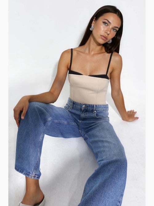 Top met contrasterende details hiccup - Kiabi Top met contrasterende details hiccup - Kiabi