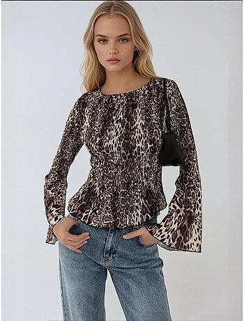 Top met dierenprint en boothals en gerimpeld detail