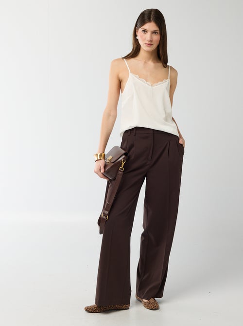 Top met fijne, verstelbare schouderbandjes en kanten kraag - Kiabi Top met fijne, verstelbare schouderbandjes en kanten kraag - Kiabi