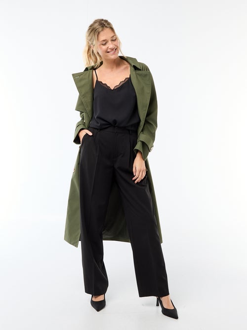 Top met fijne, verstelbare schouderbandjes en kanten kraag - Kiabi Top met fijne, verstelbare schouderbandjes en kanten kraag - Kiabi