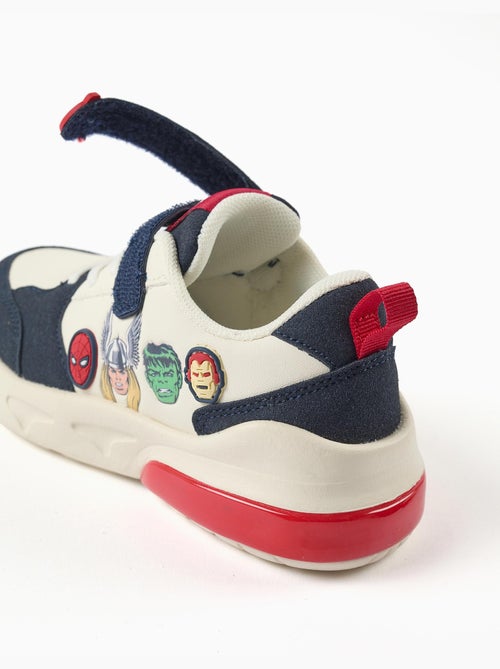 Trainers met lichtjes met Avengers print - Kiabi Trainers met lichtjes met Avengers print - Kiabi
