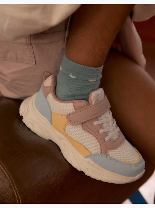 Trainers van twee materialen met dikke zool - Kiabi Trainers van twee materialen met dikke zool - Kiabi