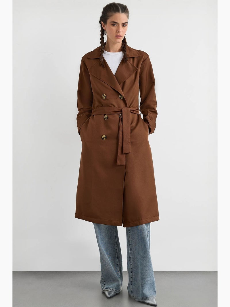 Trench-coat long croisé avec ceinture Marron - Kiabi