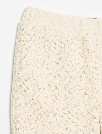 Tricot broek met haakeffect en flarepijp