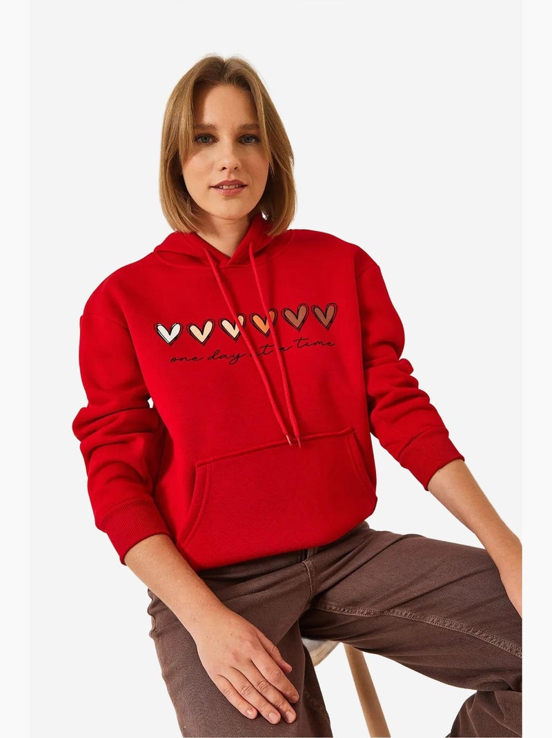 Triple yarn geborstelde hoodie met hartprint en capuchon lucci Rood - Kiabi