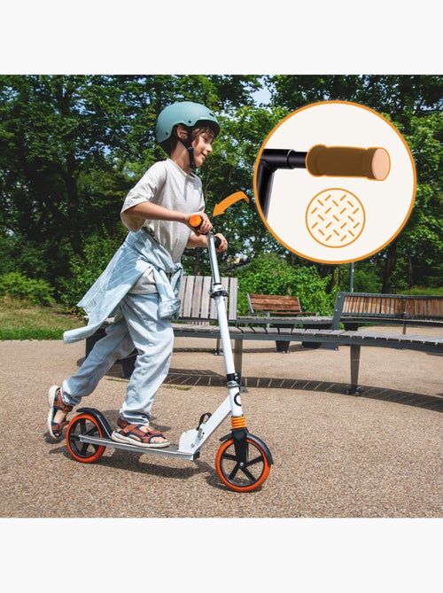 Trottinette enfant et adulte LIONELO Luca - Jusqu'à 100kg - Pliage compact - Porte-biberon - Kiabi Trottinette enfant et adulte LIONELO Luca - Jusqu'à 100kg - Pliage compact - Porte-biberon - Kiabi