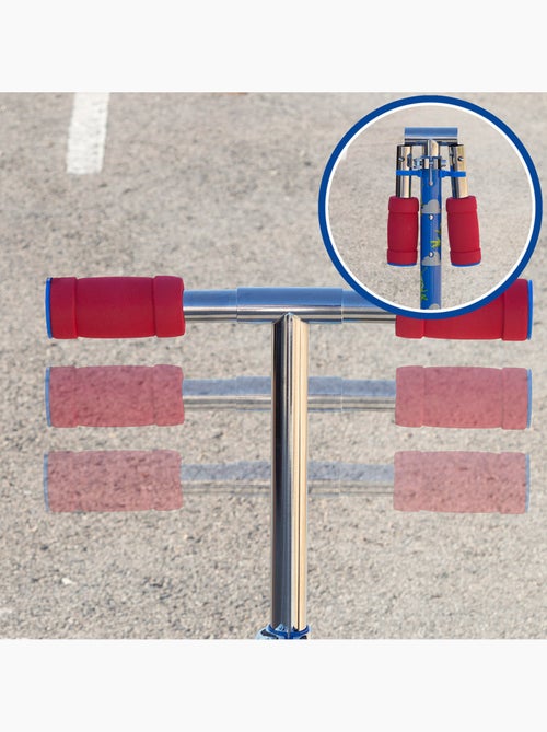 Trottinette pliable toy story à 2 roues avec lumières - Kiabi Trottinette pliable toy story à 2 roues avec lumières - Kiabi