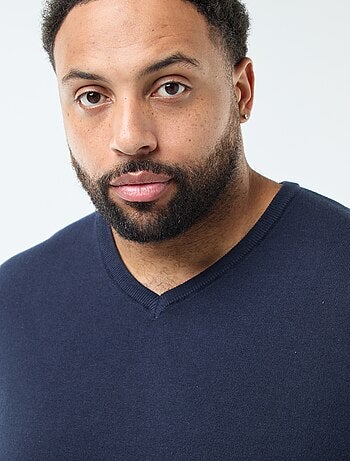 Trui van fijn breisel met V-hals