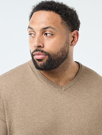 Trui van fijn breisel met V-hals