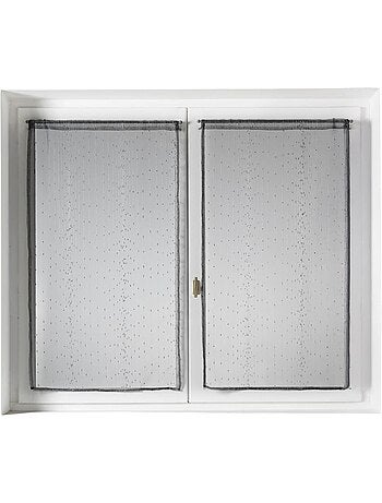 Twee kleine organza-gordijntjes met strepen