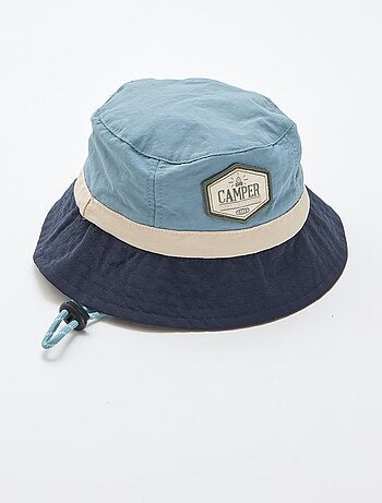 Tweekleurige bucket hat in camperstijl