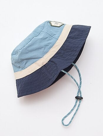 Tweekleurige bucket hat in camperstijl
