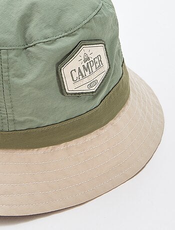 Tweekleurige bucket hat in camperstijl